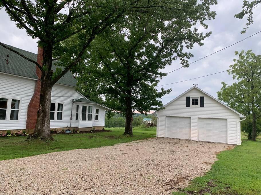 Beautiful Historic Farmhouse Perfect For Fugitive Beach Military And Ms&T Villa Rolla Exterior photo