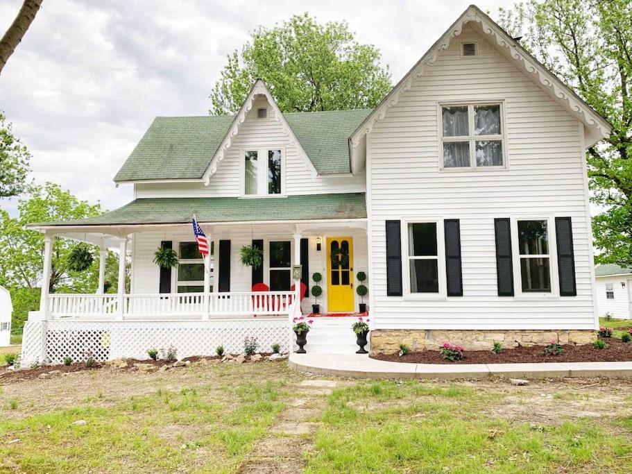 Beautiful Historic Farmhouse Perfect For Fugitive Beach Military And Ms&T Villa Rolla Exterior photo